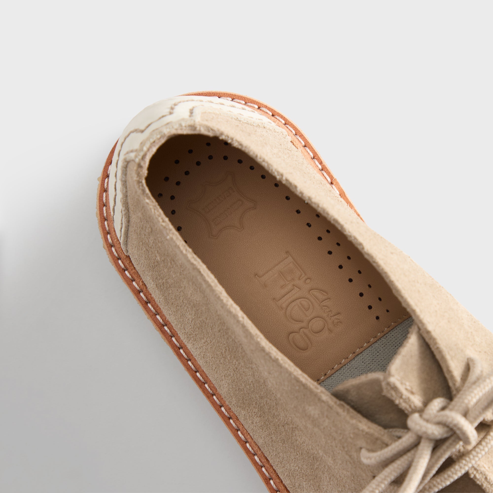 8th St by Ronnie Fieg for Clarks Originals Trek King - Sand Suede