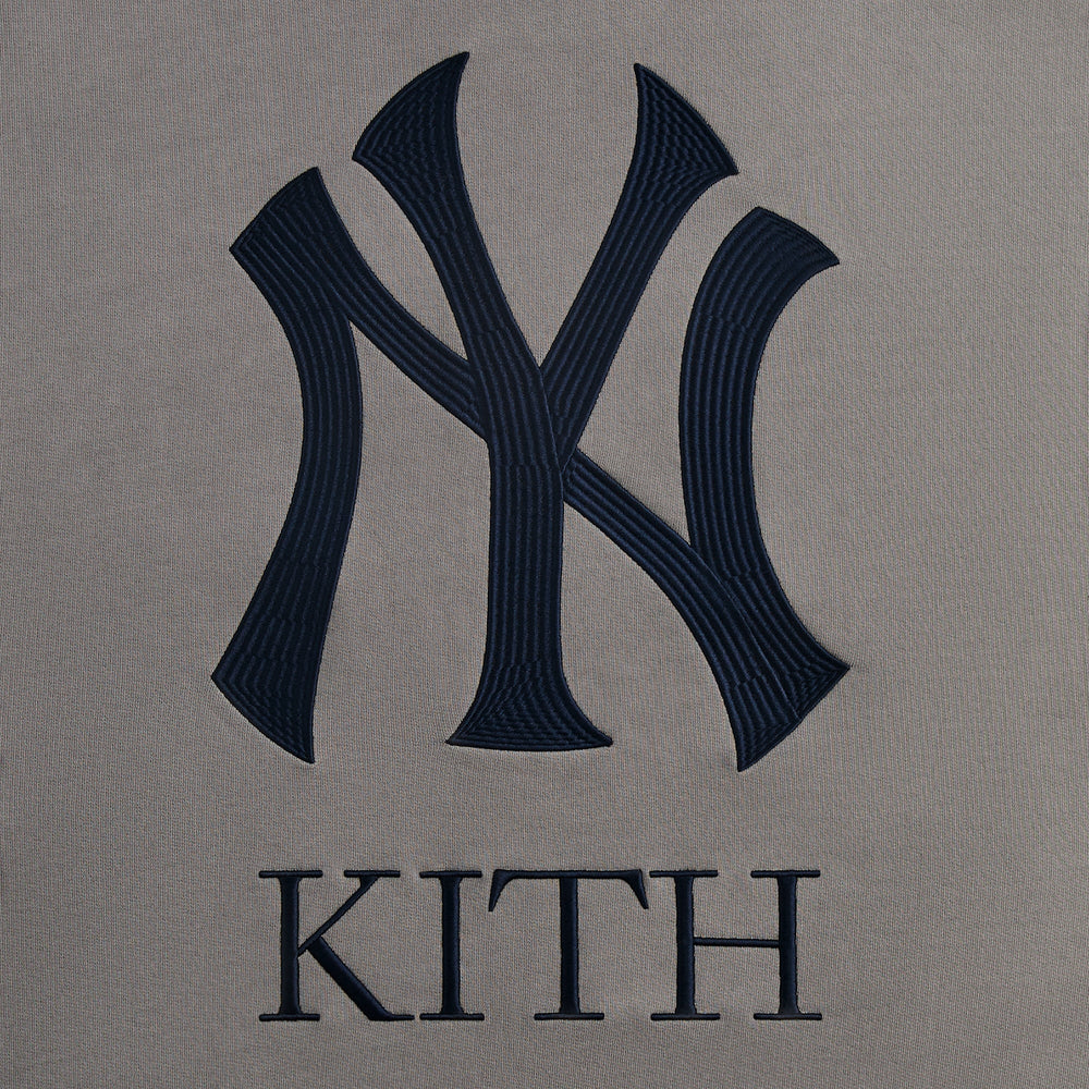 Kith for the New York Yankees Cropped Braxton Full Zip Hoodie - Statue