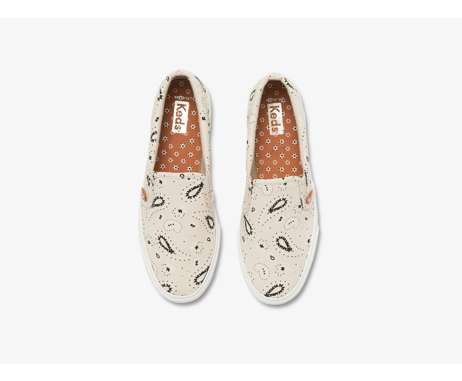 Jump Kick Slip Feat. Organic Cotton Paisley Latte