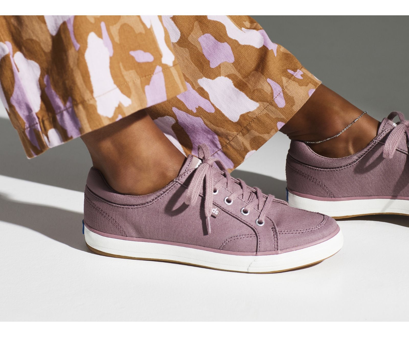 Center II Canvas Mauve