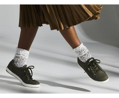 Center II Canvas Olive